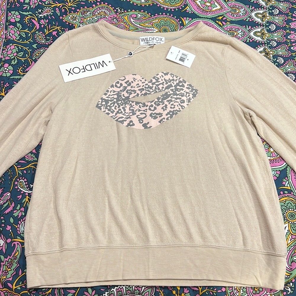 NEW Wild Fox Longsleeve size M